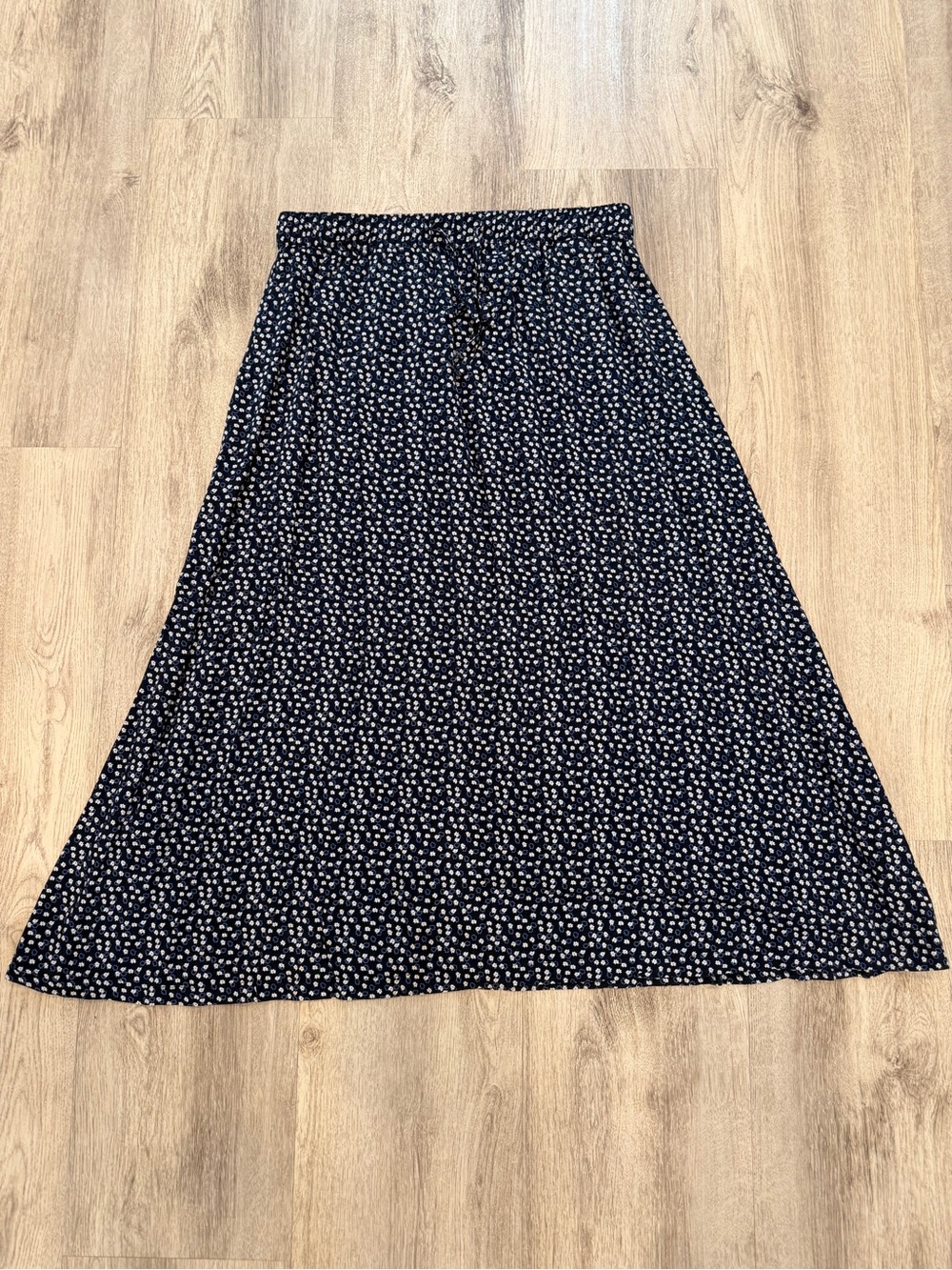 Montego Navy Floral Pull On Midi Skirt Size 38 100% Viscose